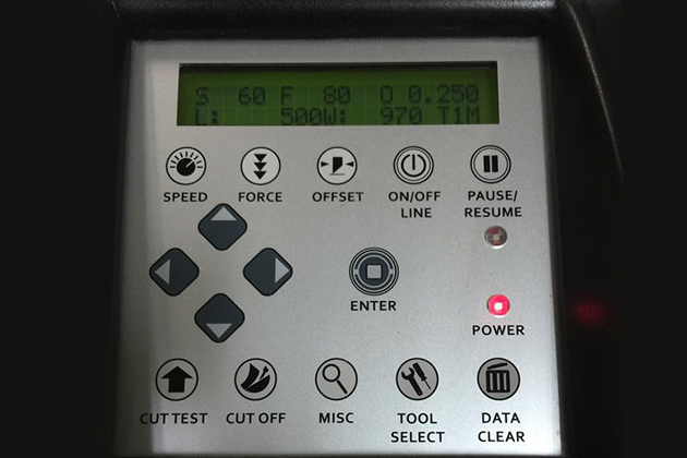 Сенсорная панель и ЖК-дисплей с подсветкой